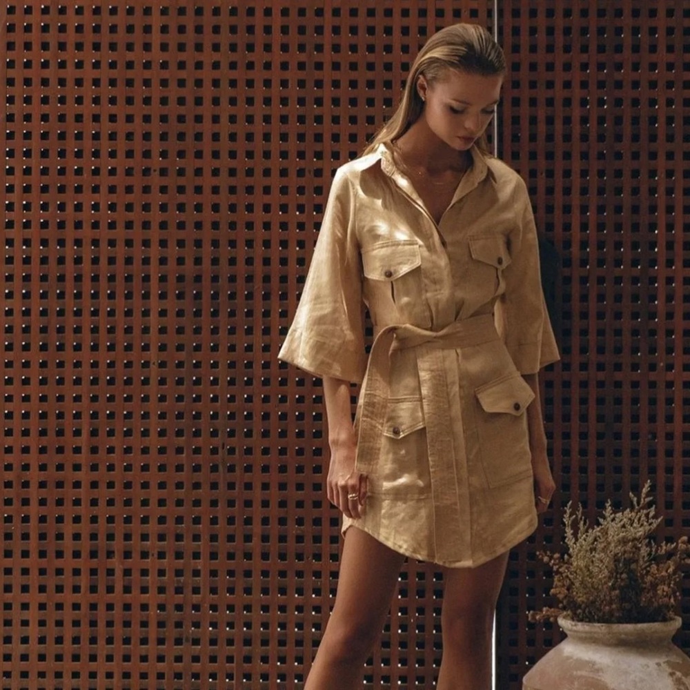 Pamplone linen mini shirt dress with pockets and belt. Perfect condition. Size s